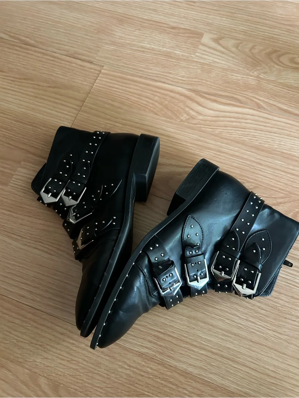 Forever 21 Black Metal Studded Low Top Boots Size 7